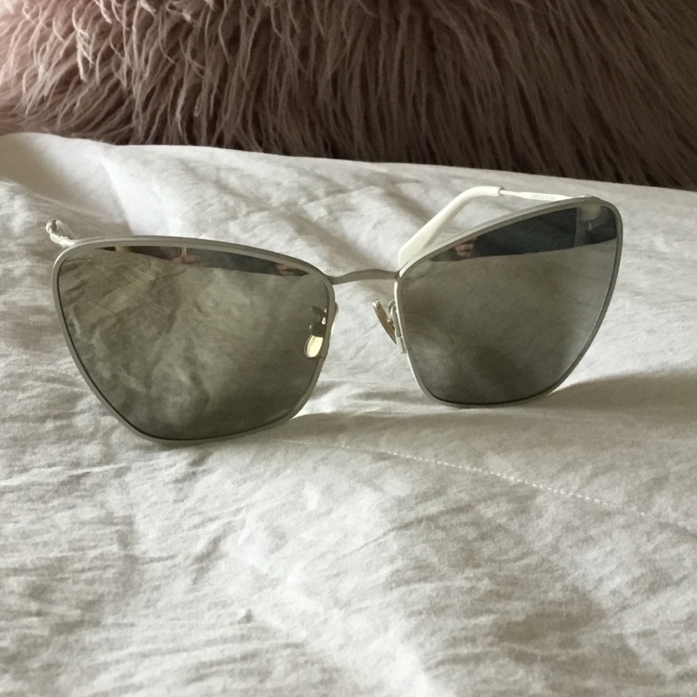 CELINE WHITE SILVER MIRRORED BUTTERFLY SUNGLASSES CL40069U - Picture 5 of 9
